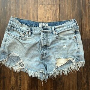 We The Free Loving Good Vibrations Free People Jean Shorts, size 27